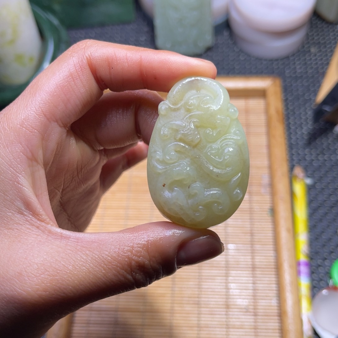 未镶嵌和田玉车挂