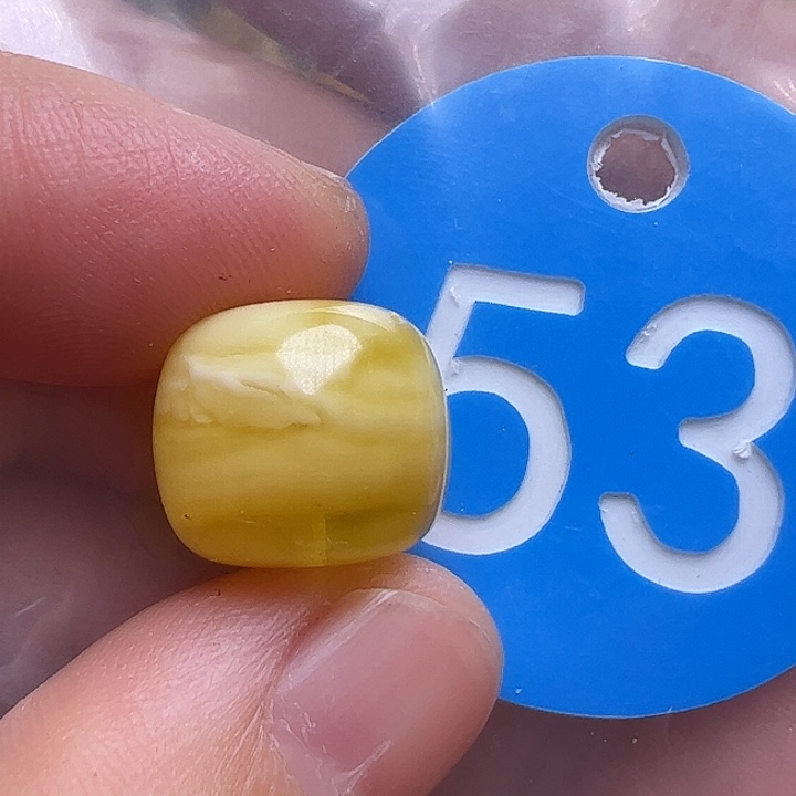 蜜蜡未镶嵌珠宝奇石13.6m m划痕