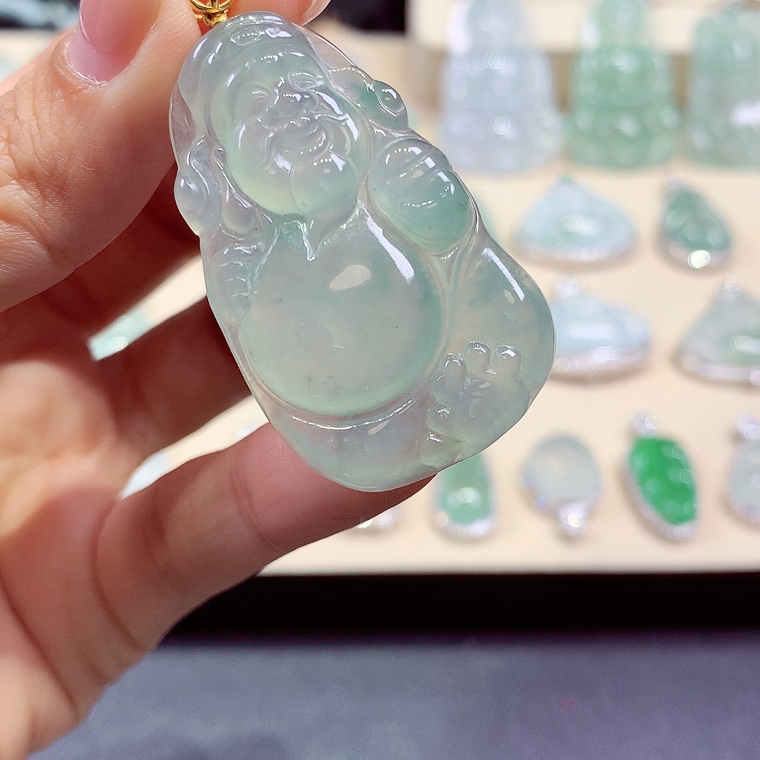 *****翡翠18K金镶嵌颈饰翡翠