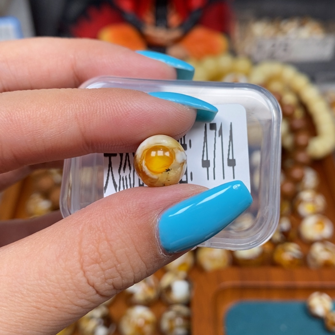 蜜蜡未镶嵌珠宝奇石4714