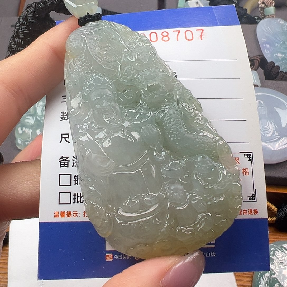 翡翠颈饰未镶嵌缅甸翡翠