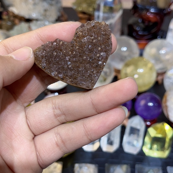 水晶摆件未镶嵌爱心