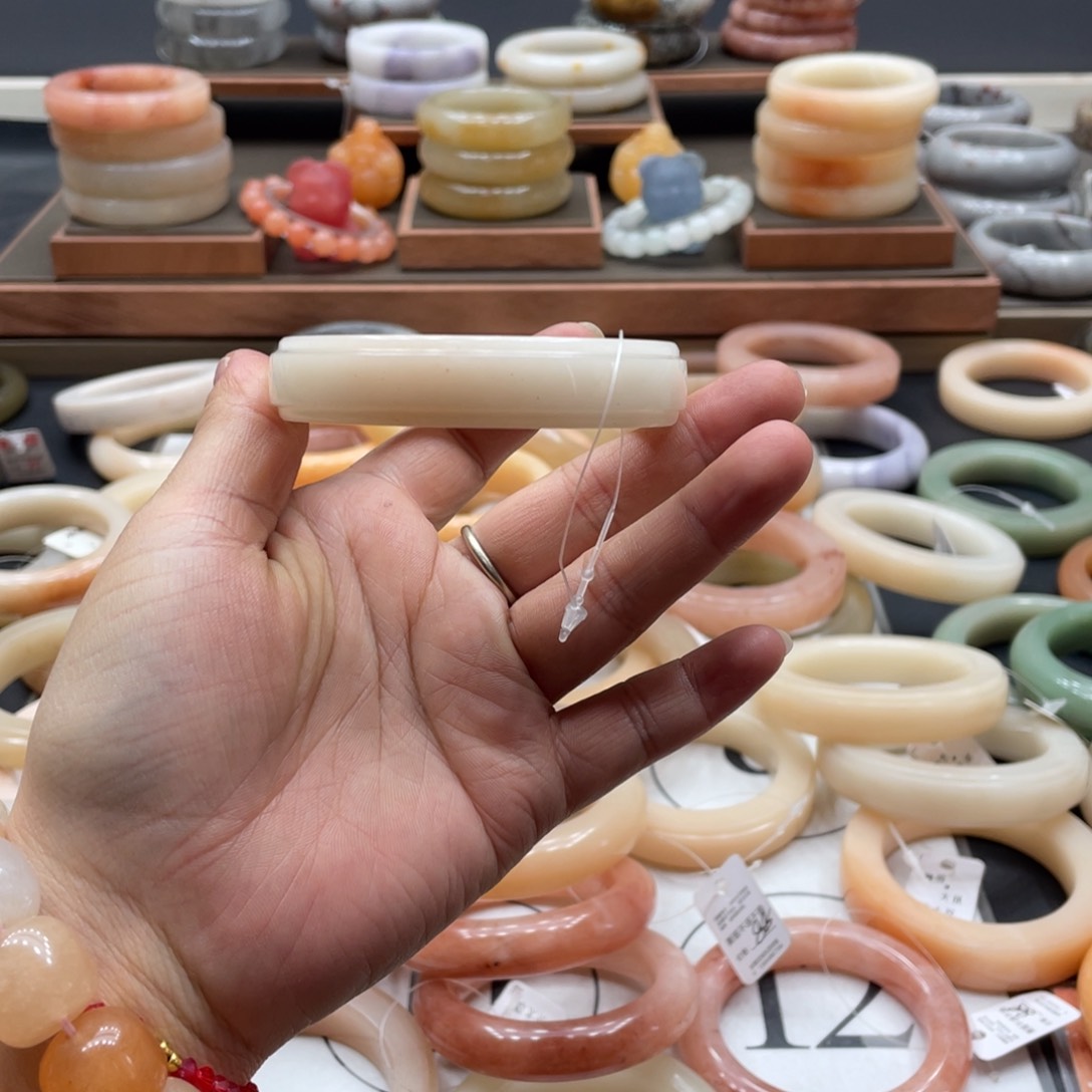 Y***w石英质玉手镯未镶嵌