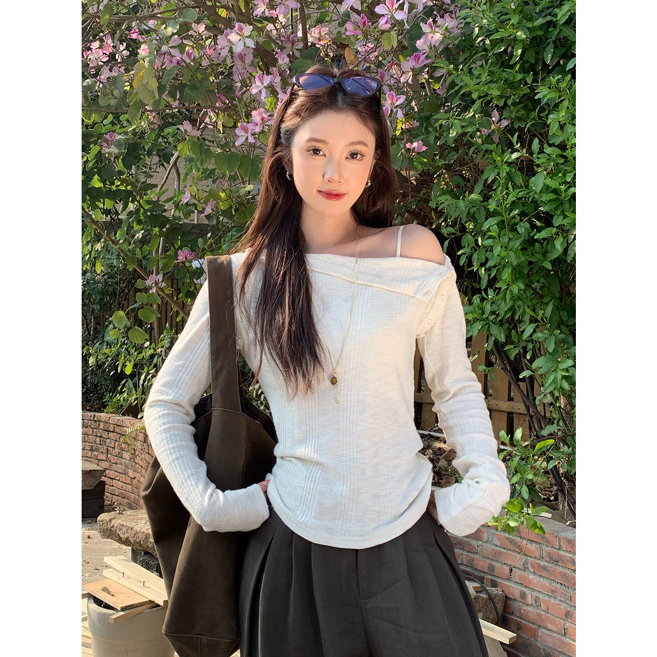 春夏修身两穿杏白洋气打底衫女纯色显瘦纯欲气质设计感搭辣妹韩版