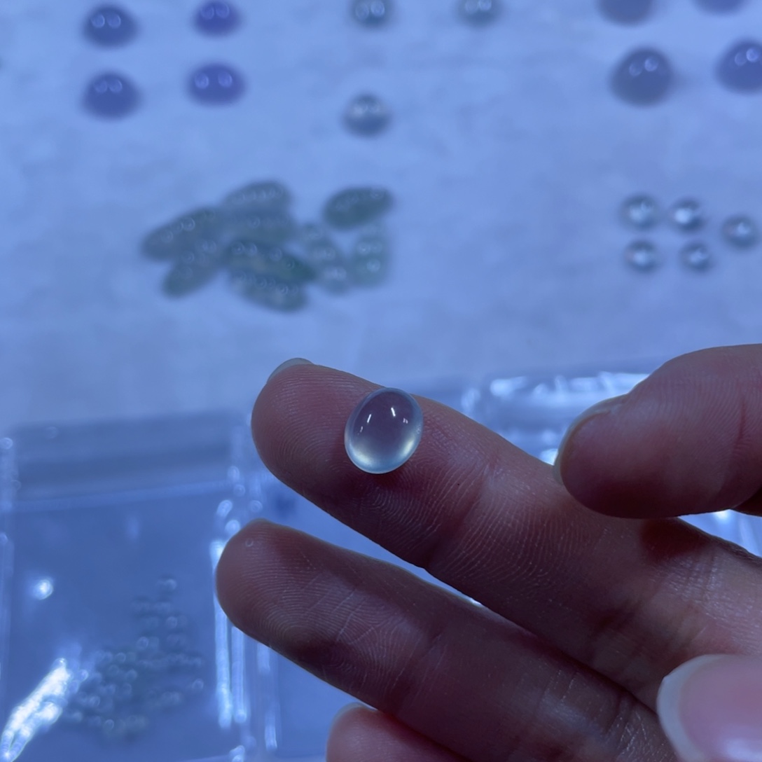 颈饰未镶嵌翡翠天然翡翠蛋面裸石