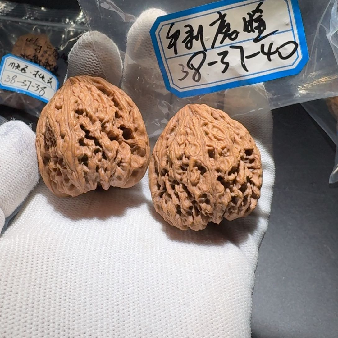 文玩核桃把件?****路3号魔瞳