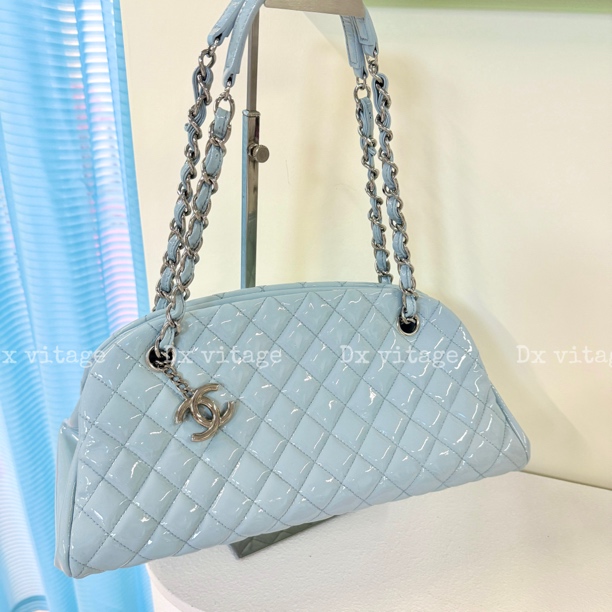 95新 Chanel/香奈儿 chanel 奶蓝色漆皮保龄球单肩包K