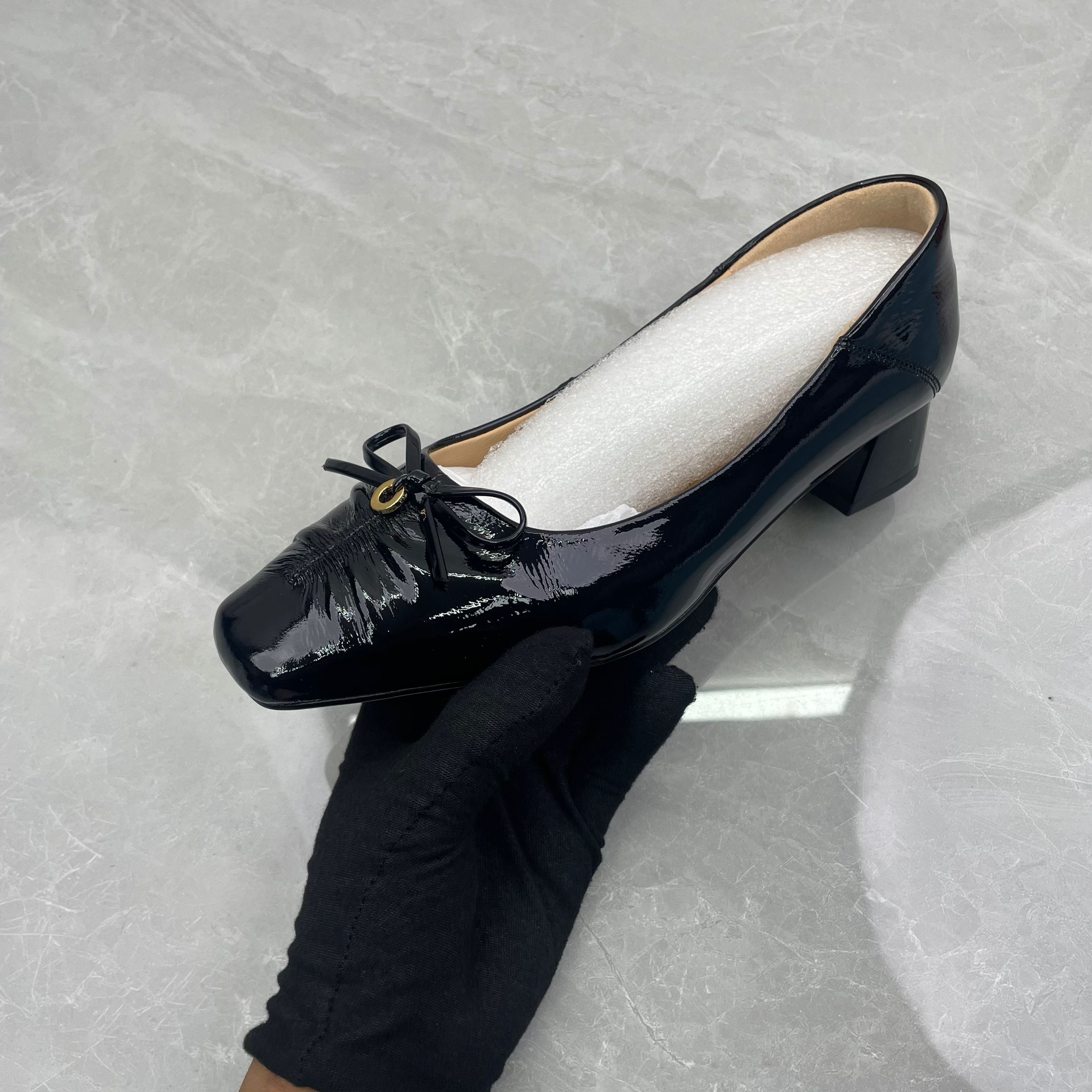 单鞋女（牛皮）511-2018-76115  （孤品）c区39码