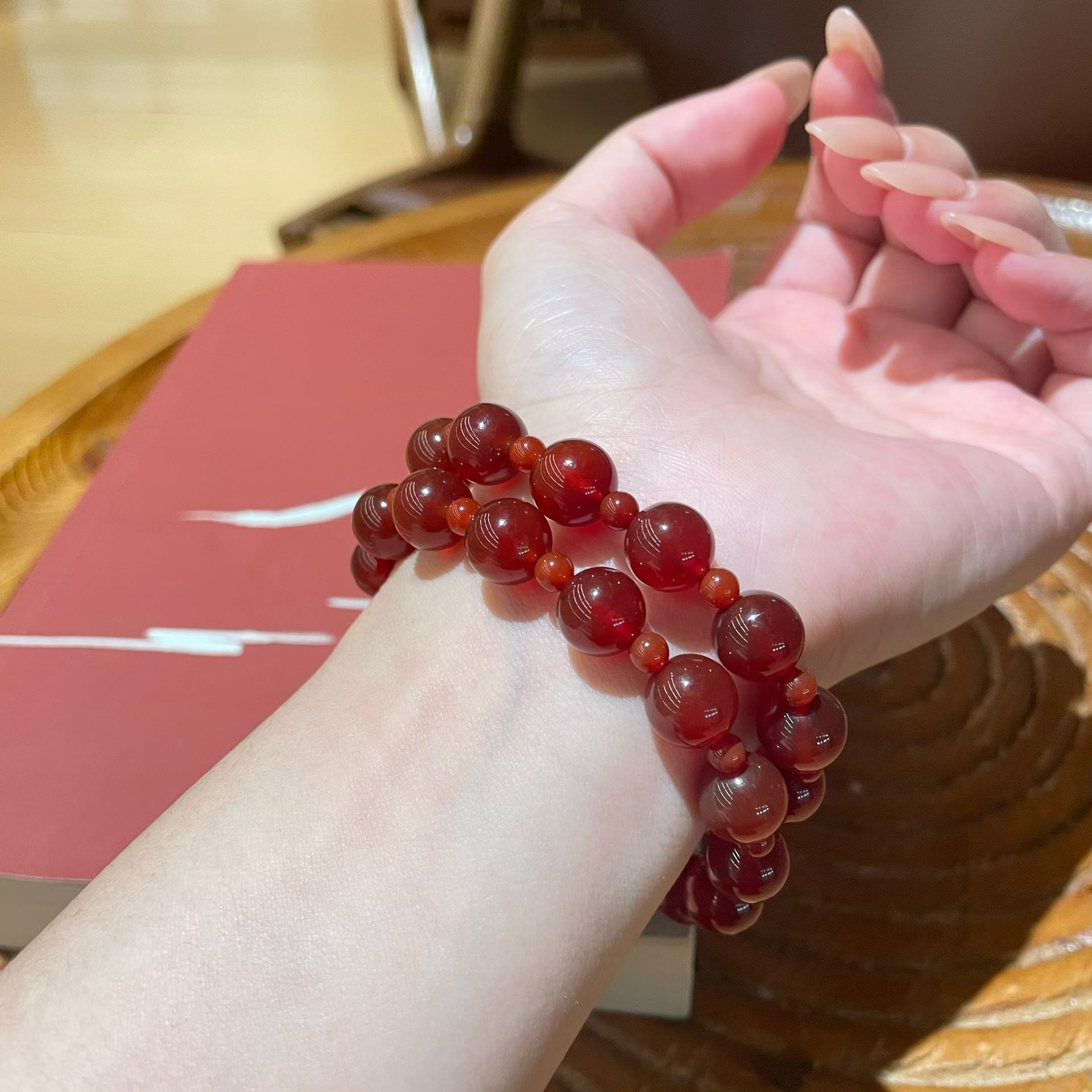 许妍露思同款双圈天然红玛瑙红色气质手串巨显白