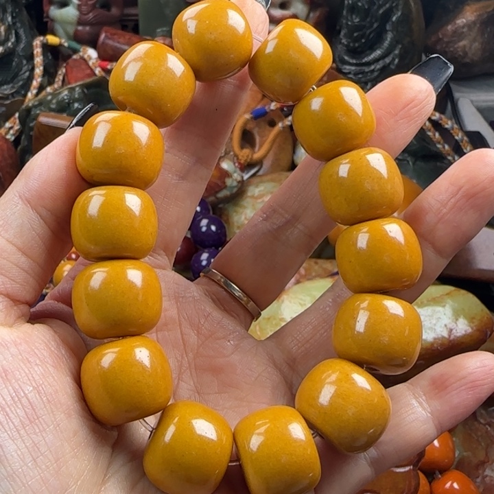 未镶嵌透闪石质玉珠宝奇石