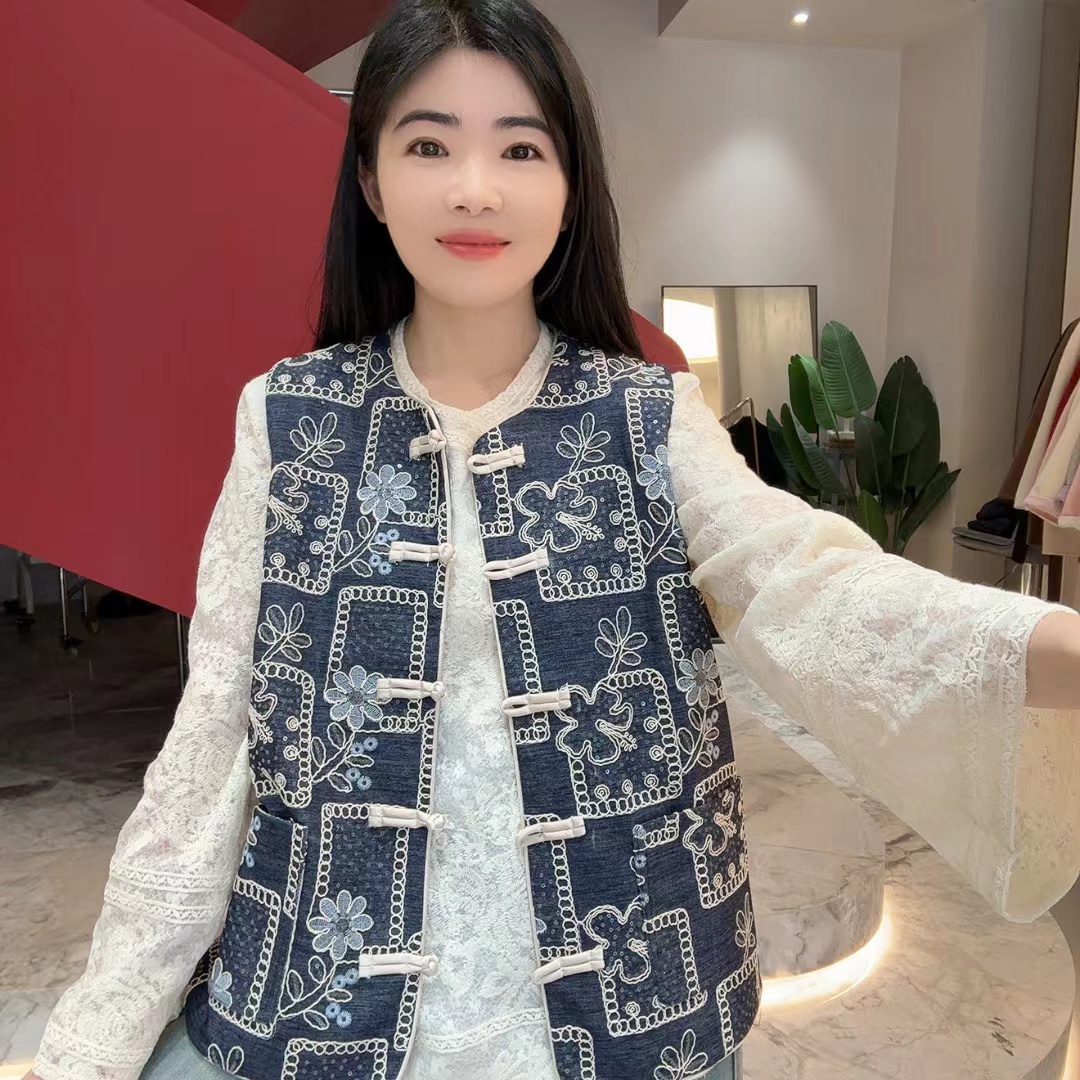 QC 253004 春款新中式复古国风刺绣亮片马甲