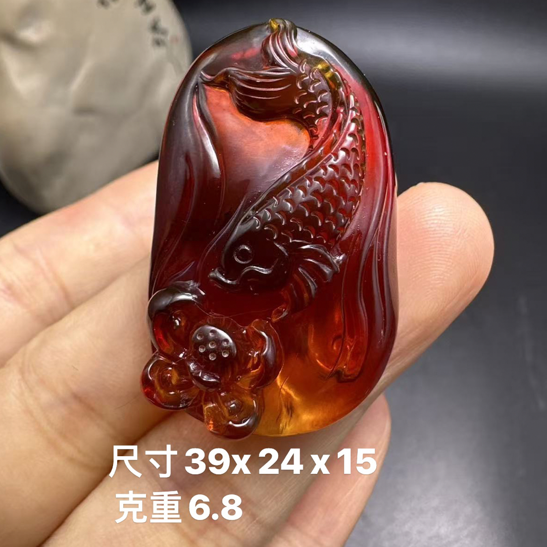 缅甸天然琥珀雕刻干放血珀连年有鱼吊坠挂件