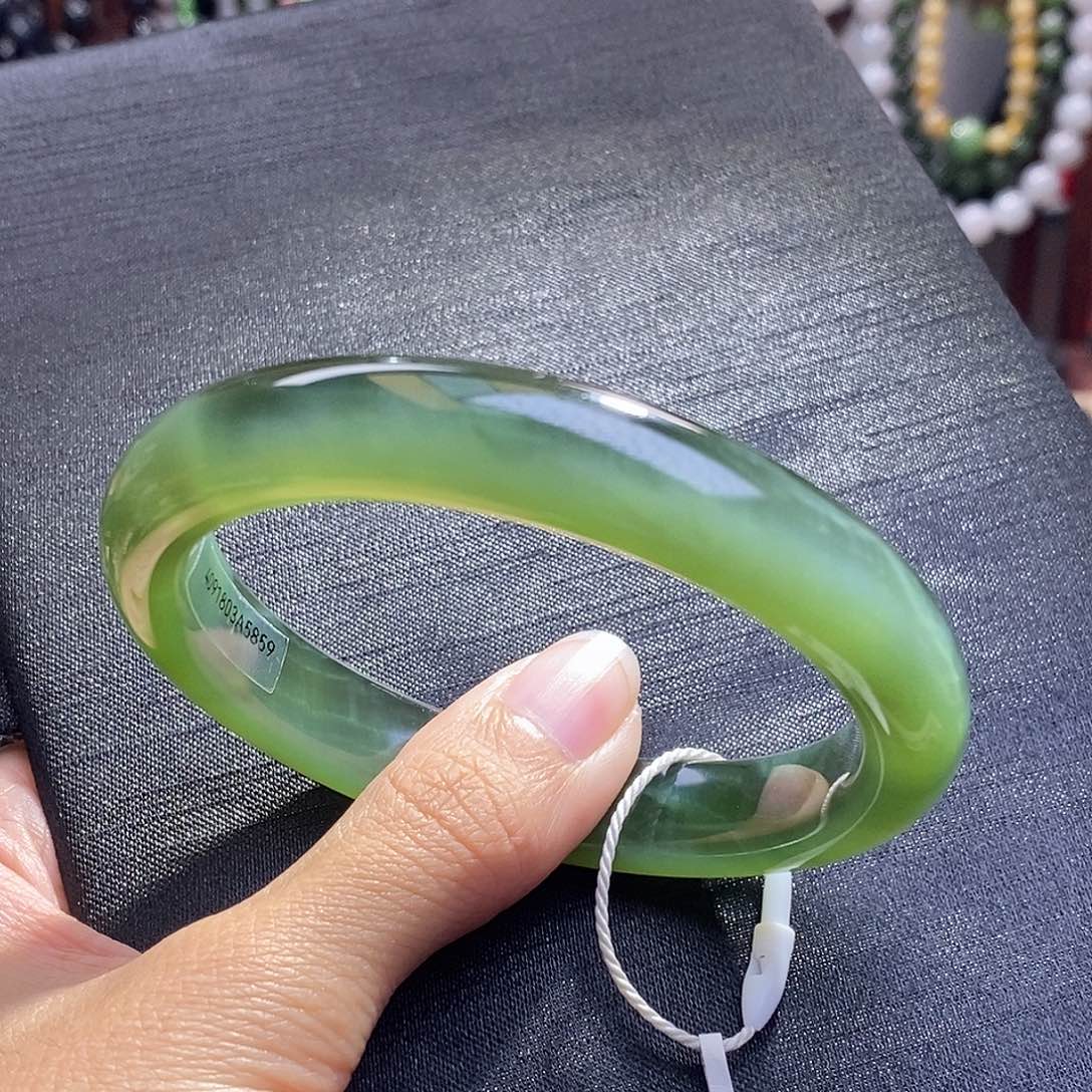 和田玉碧玉毕业级猫眼一线天手镯59圈口未镶嵌