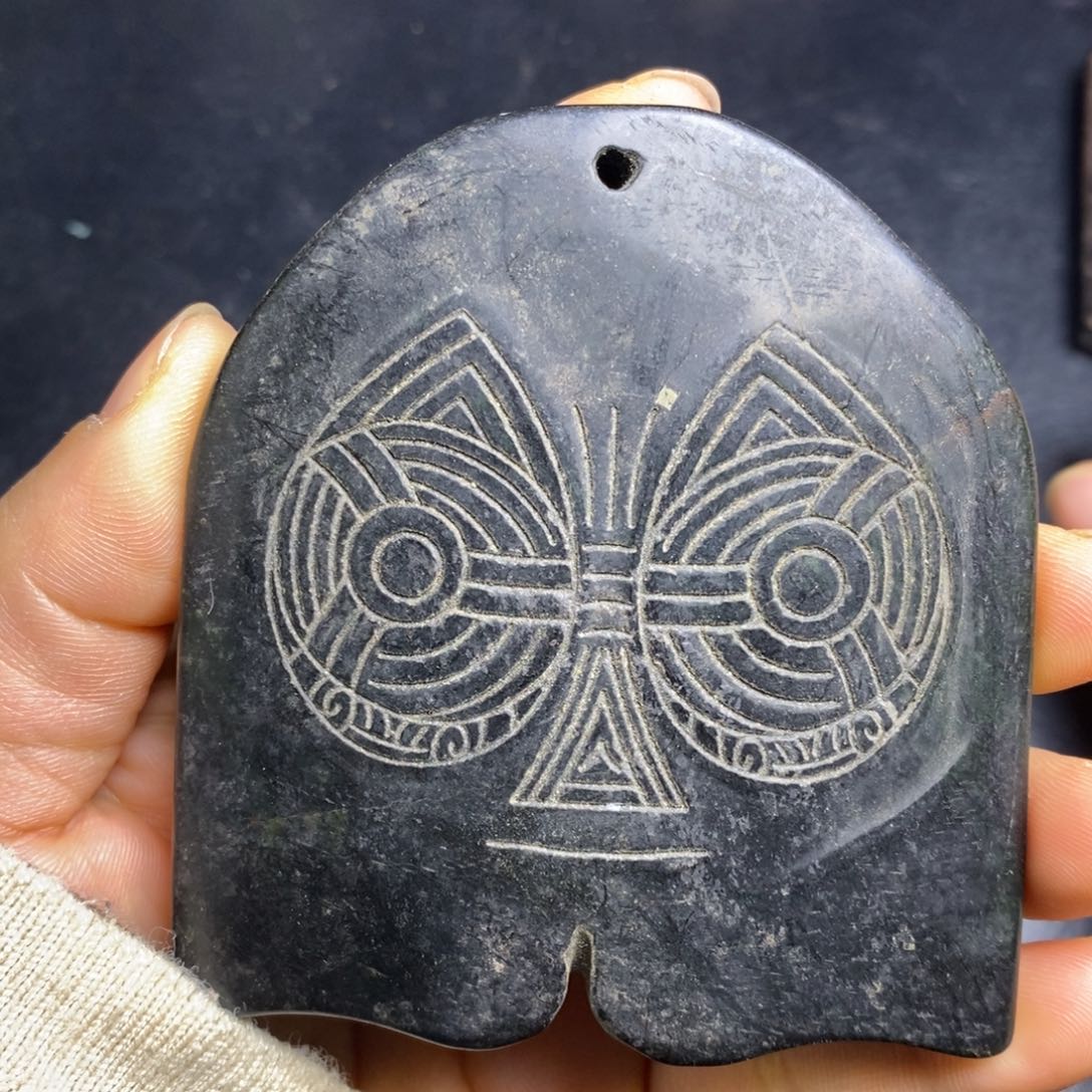 未镶嵌和田玉（糖玉）挂件