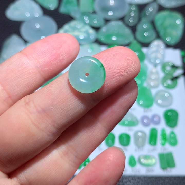 翡翠未镶嵌颈饰天然翡翠平安扣