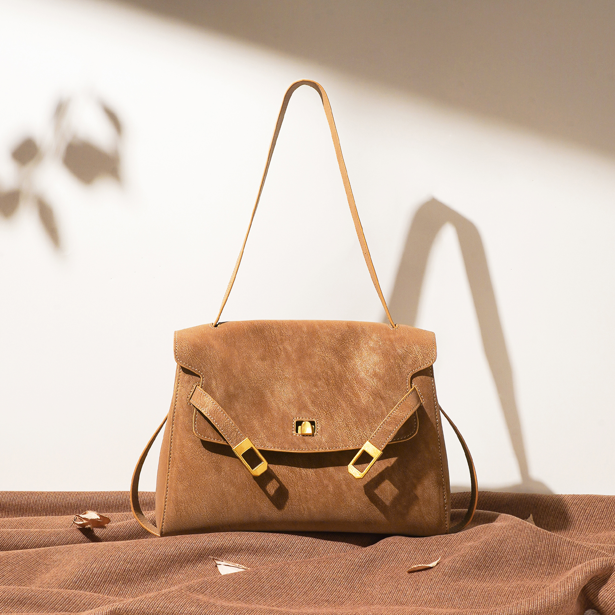 小众高级擦色牛皮邮差通勤秋冬大容量高级感女士腋下单肩包8079