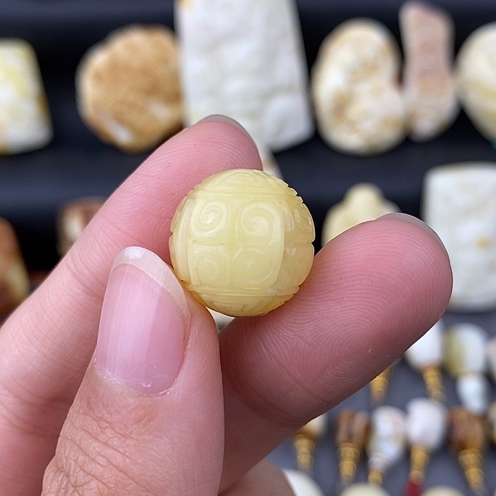 琥珀未镶嵌裸石16回文小微瑕