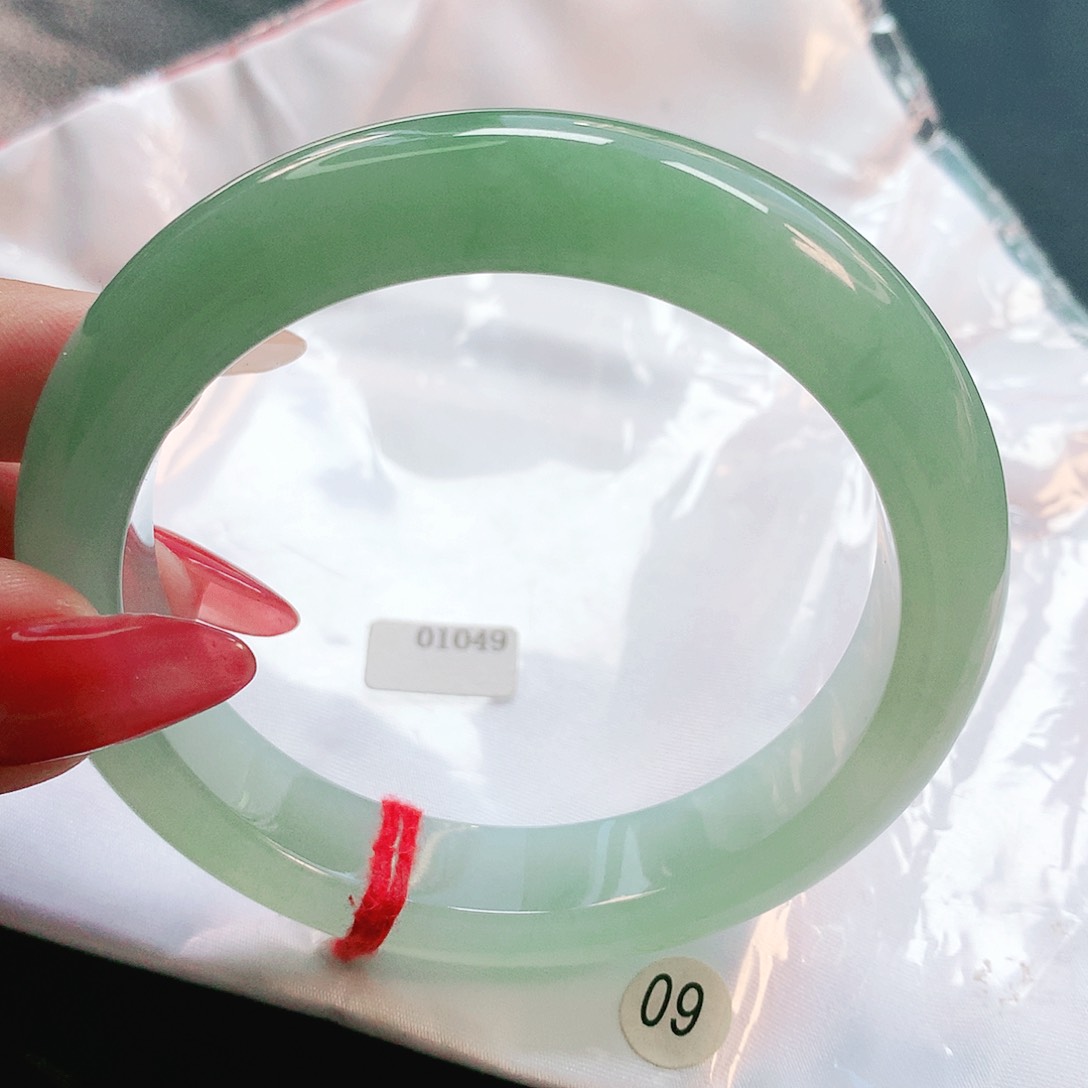 未镶嵌手镯翡翠晴绿葡萄肉1641