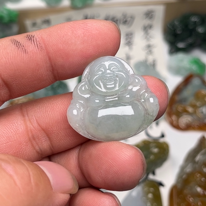 翡翠未镶嵌颈饰大冰佛