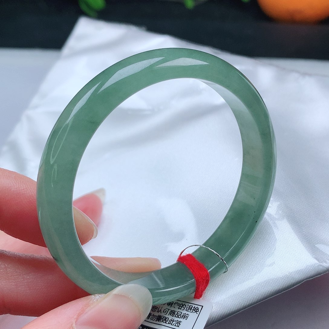 翡翠手镯未镶嵌53/54圈