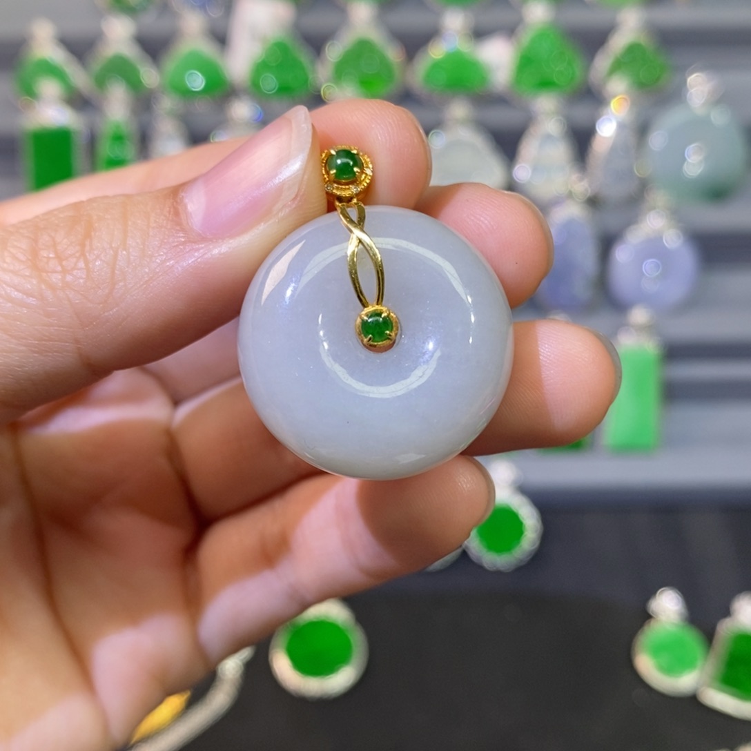 翡翠吊坠(不含链)18K金镶嵌