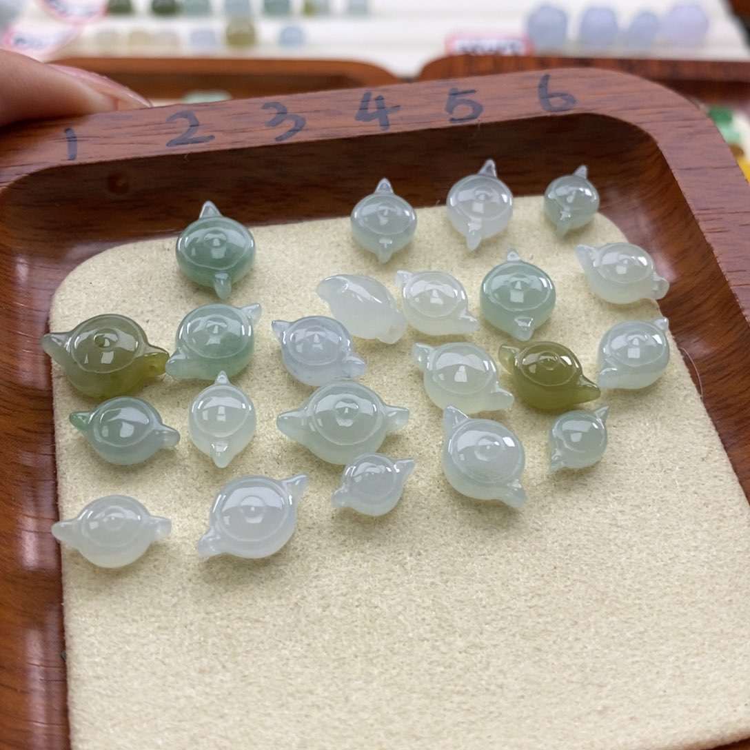 翡翠颈饰未镶嵌把把胡60一个可挑