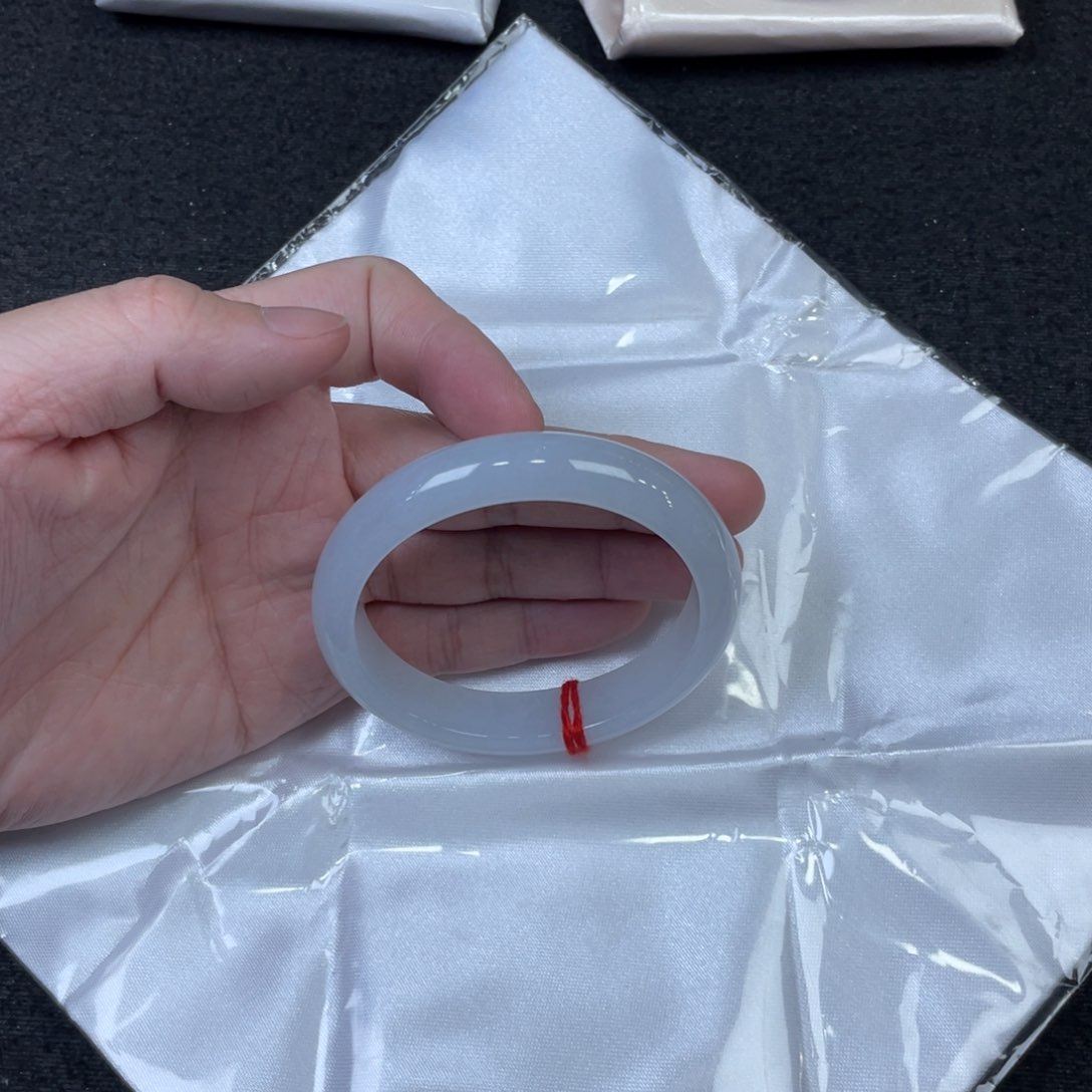 翡翠手镯未镶嵌56贵妃