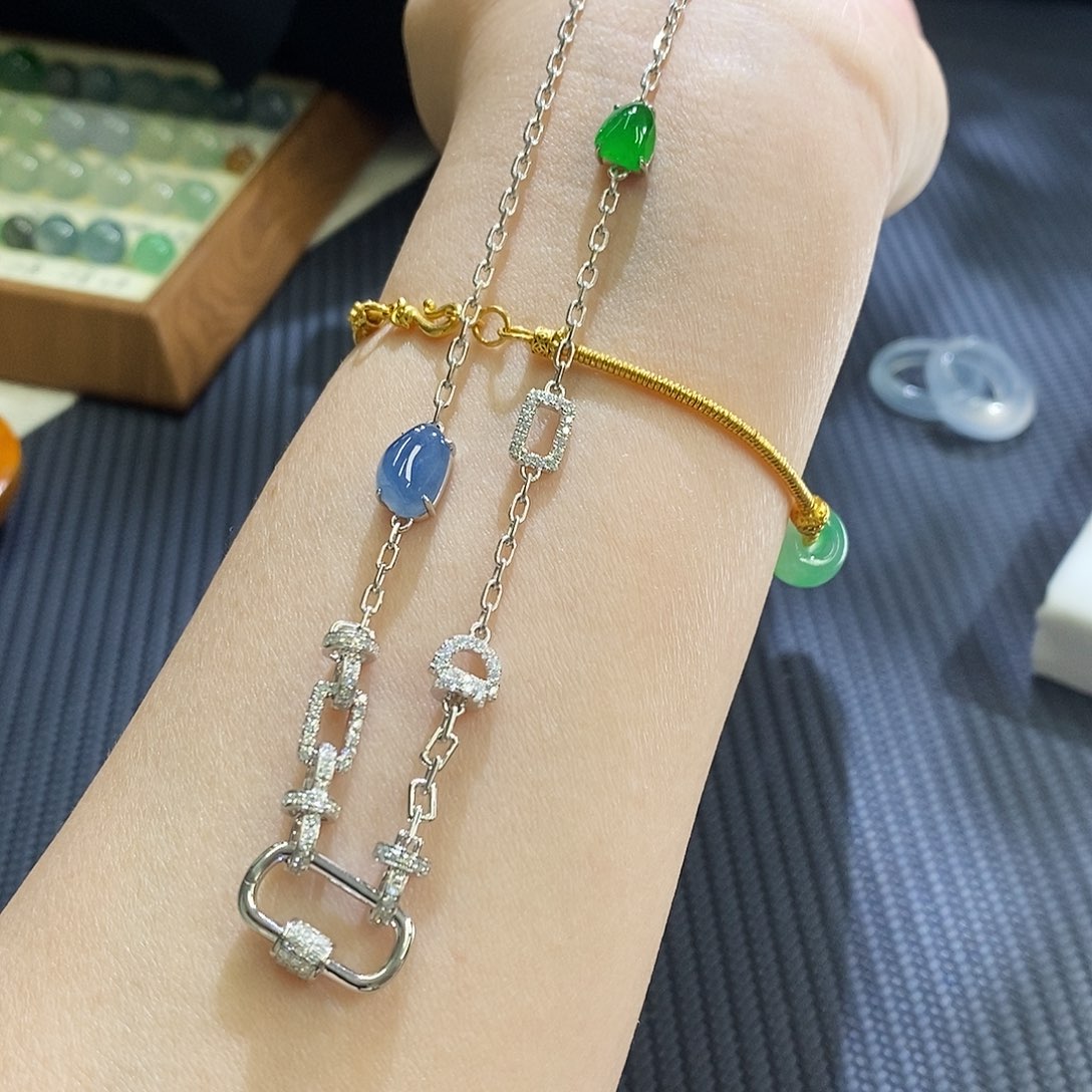 未镶嵌挂件翡翠定制款欣赏