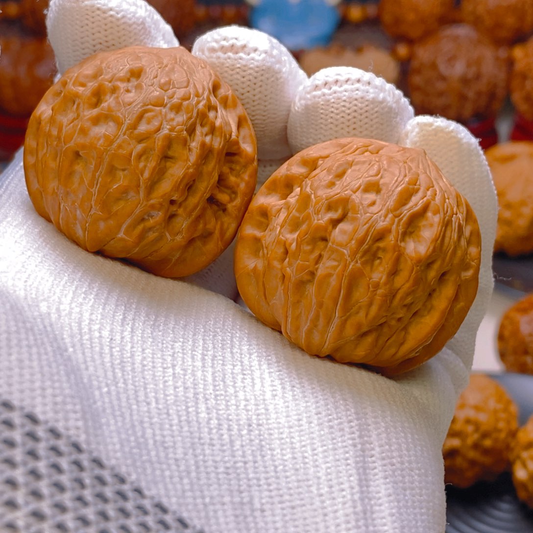 文玩核桃吊坠毕业级 铁锤 小 原桩