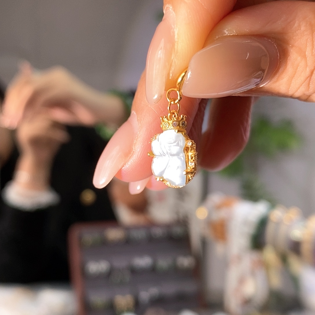 翡翠颈饰银S925镶嵌翡翠吊坠925银镶嵌