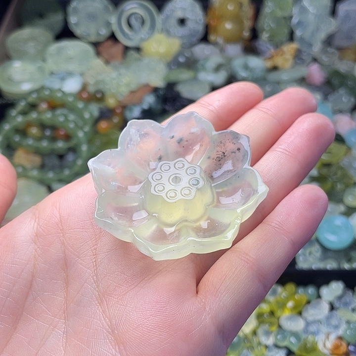 向***南蛇纹石玉合金颈饰香插无售后