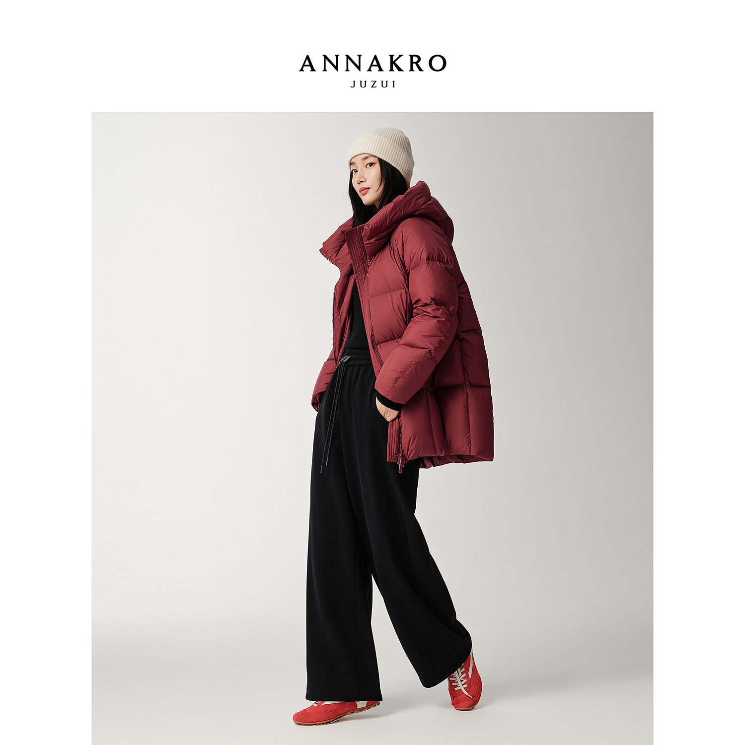 【云朵泡芙】玖姿·安娜蔻KWFD03317连帽O型鸭绒羽绒服女2025冬新款