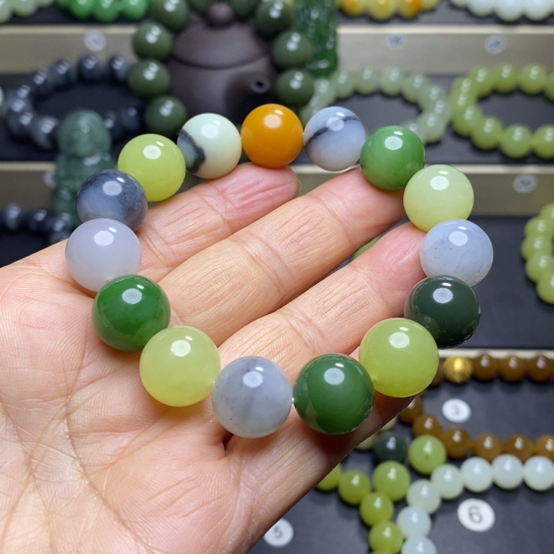 和田玉未镶嵌手串