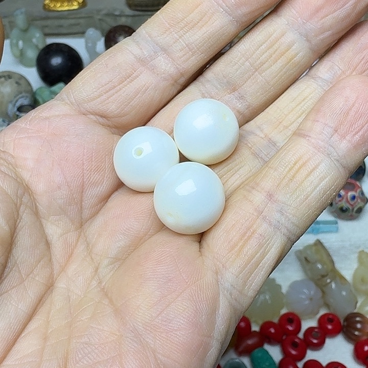 和田玉（糖玉）未镶嵌挂件白***泥