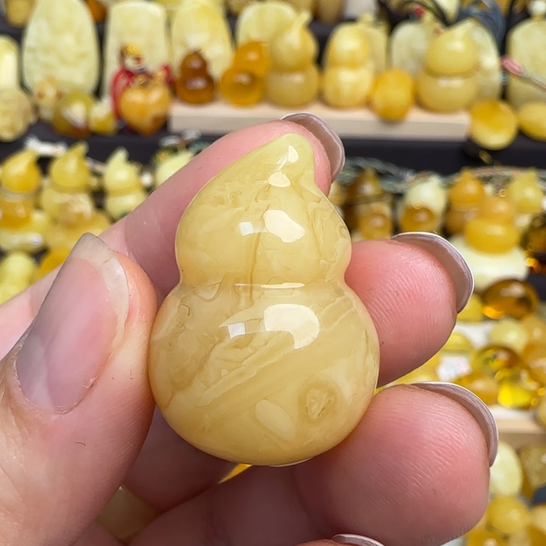 未镶嵌琥珀吊坠(不含链)不退换天然俄料浓白蜜蜡葫芦吊坠