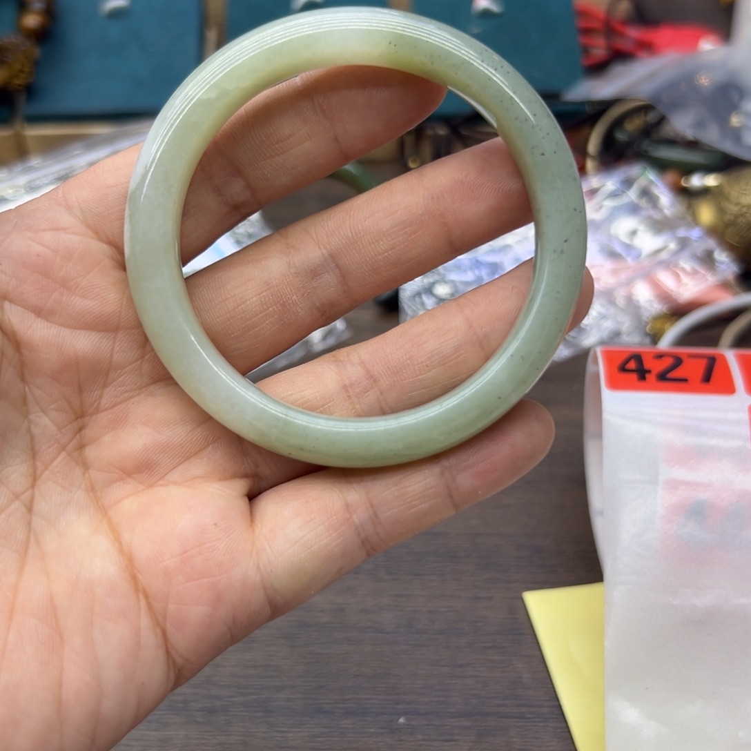 和田玉未镶嵌手镯57.5圈围425瑕