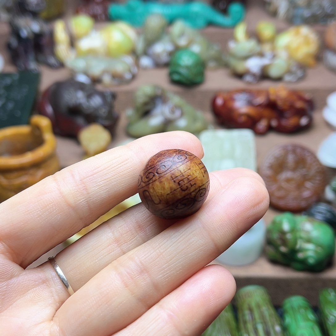 白玉菩提吊坠10。。