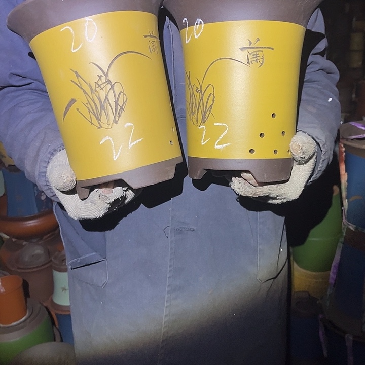 紫砂紫砂花盆和小