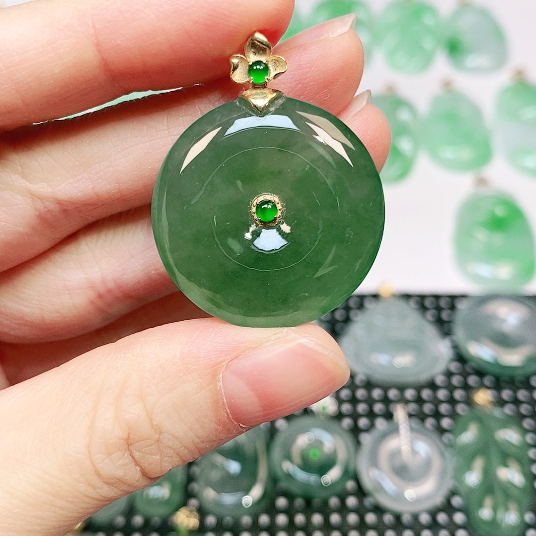 翡翠吊坠(不含链)18K金镶嵌