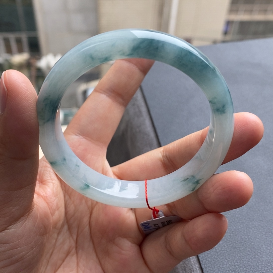 翡翠手镯未镶嵌天然