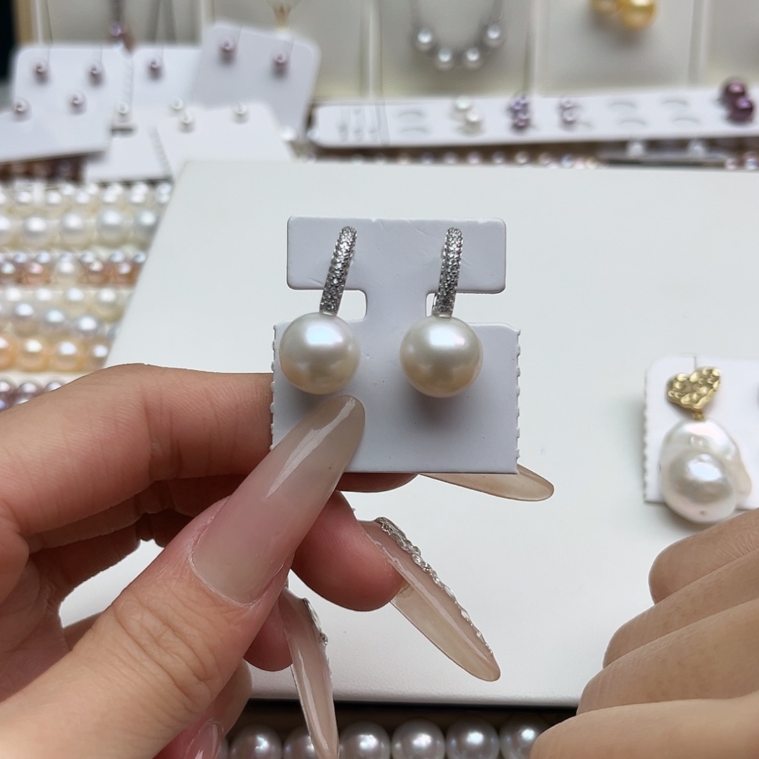 未镶嵌淡水珍珠耳饰