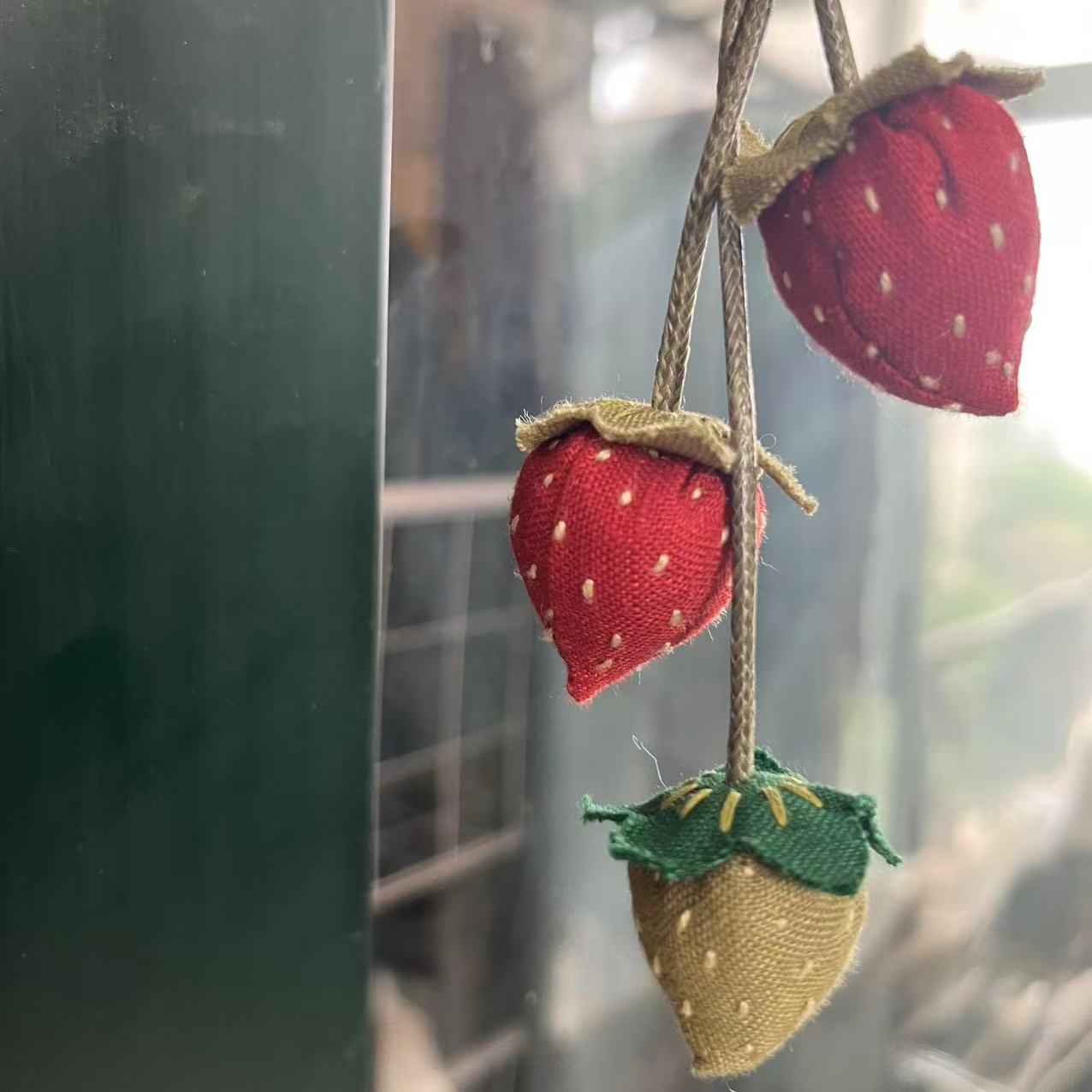 非金属布艺吊坠 布艺草莓 挂件挂饰/包挂/服饰配件 茶服配套