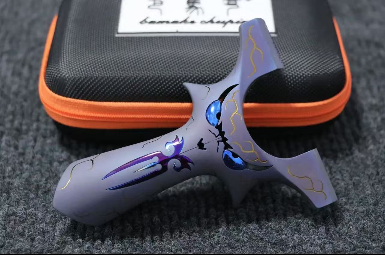 巴马克钛合金小怪兽四代弹弓暗扣龙齿烤蓝小恶魔弹弓