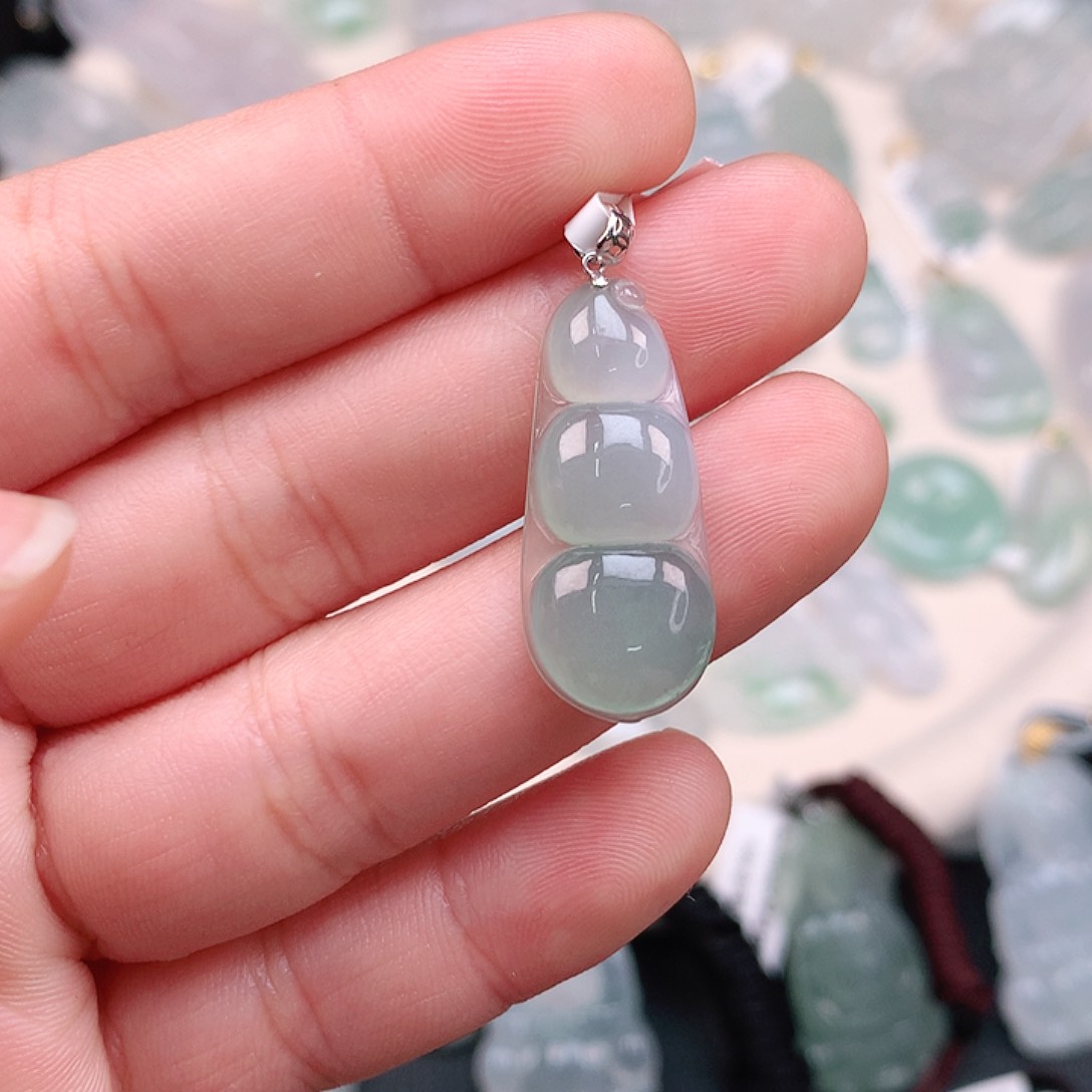 翡翠颈饰18K金镶嵌冰晴豆子