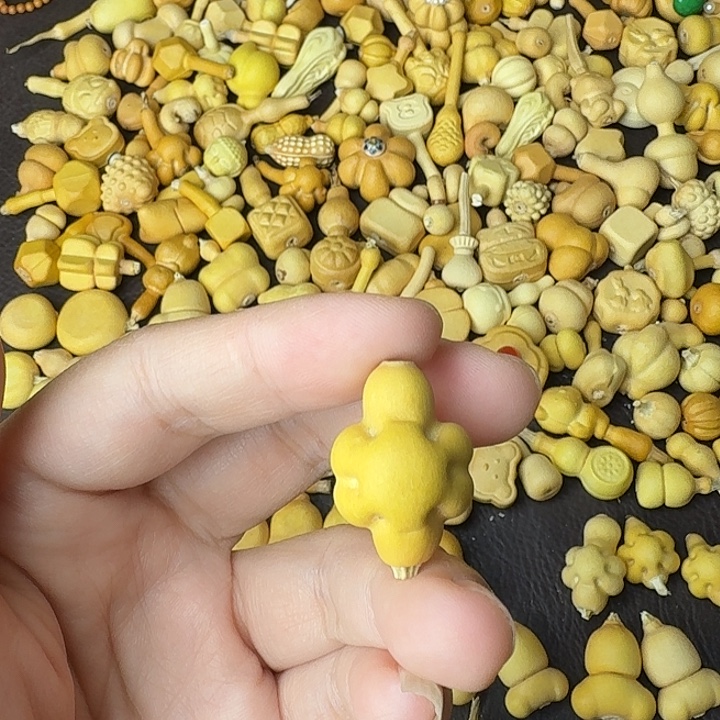 椰***萝葫芦山公园和新世纪百货街是我们