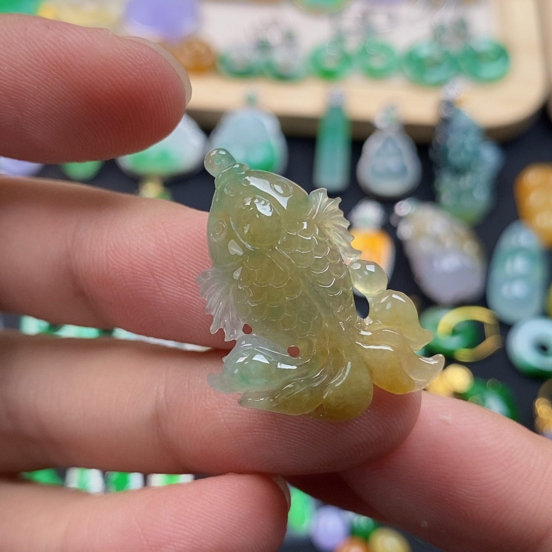 翡翠未镶嵌颈饰翡翠