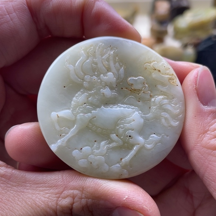 蛇纹石玉颈饰未镶嵌