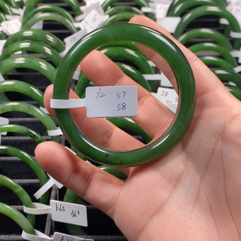 和田玉（碧玉）手镯未镶嵌