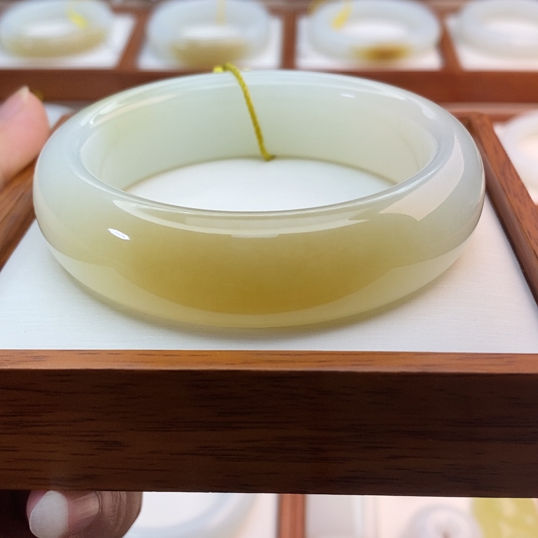 手链未镶嵌和田玉（糖玉）