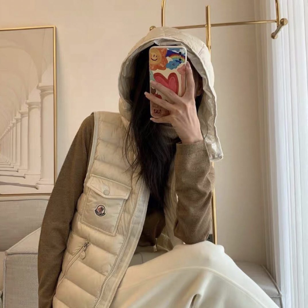 未使用 MONCLER GLYGOS 香槟色连帽收腰显瘦马甲 2码 1882